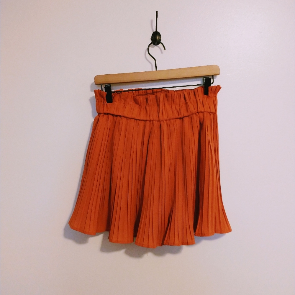 Do + Be pretty pink rusty orange pleated skirt with paperbag waist.  High waiste